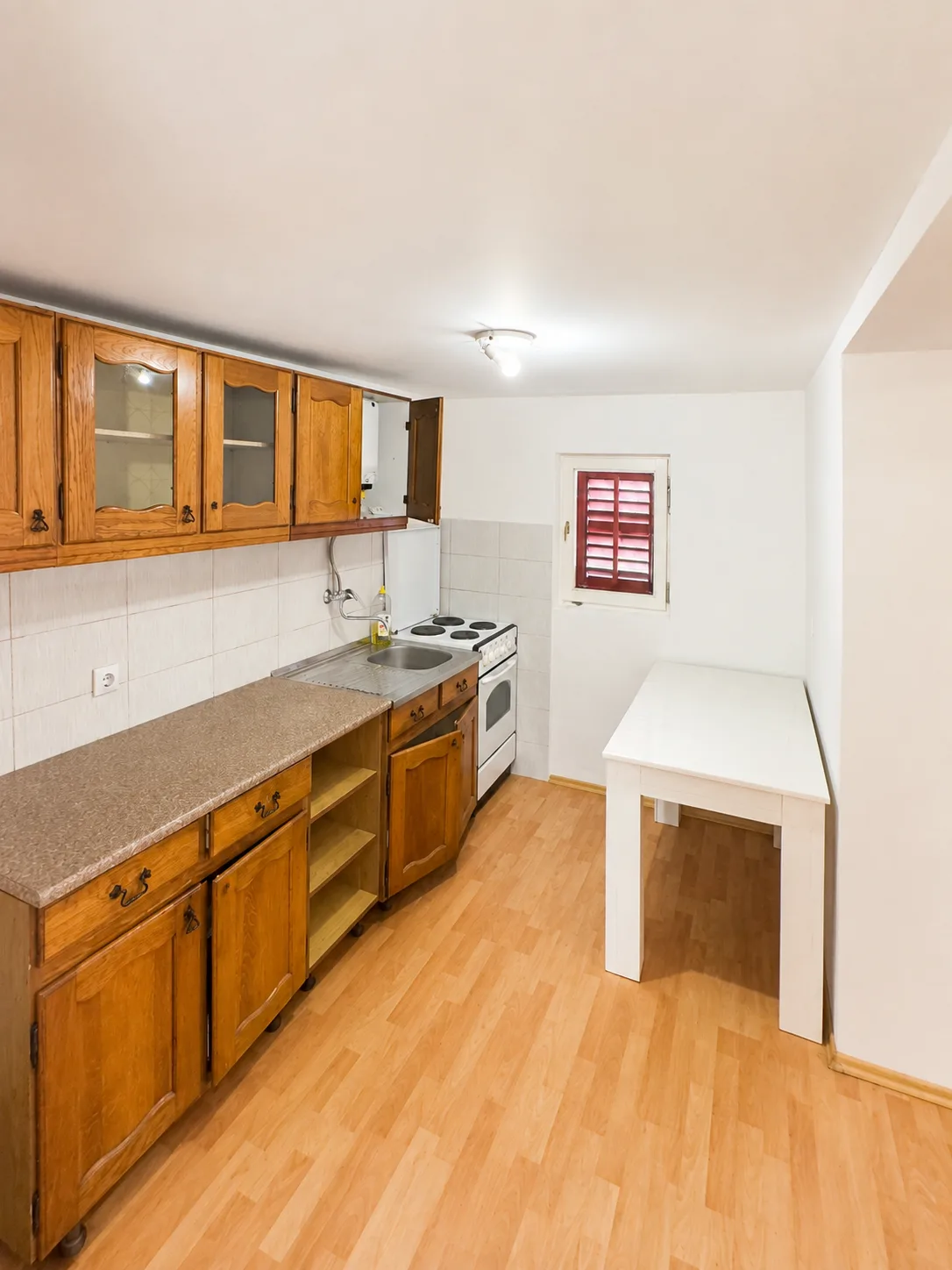Kitchen with oak cabinets
